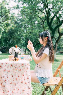 风流女管家,GOGOGO大胆艺术风格分析