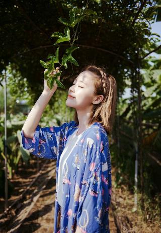 小荡货奶真大水多好紧视频